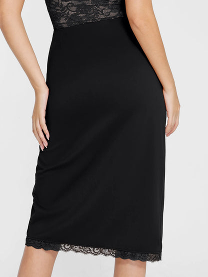 NOORÉ – Lace Bodysuit of Skirt
