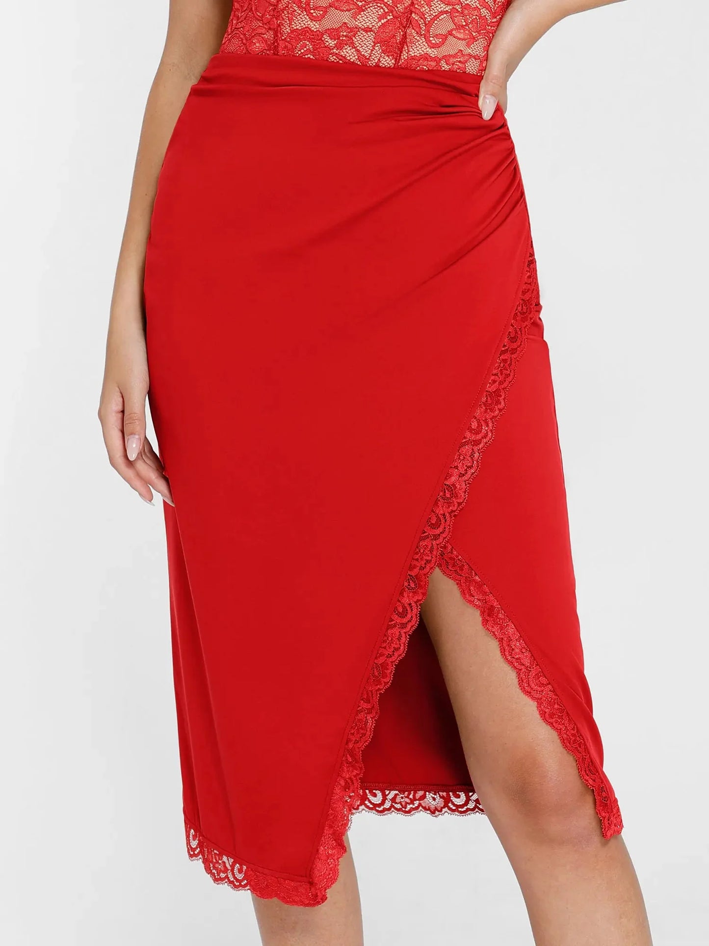 NOORÉ – Lace Bodysuit of Skirt
