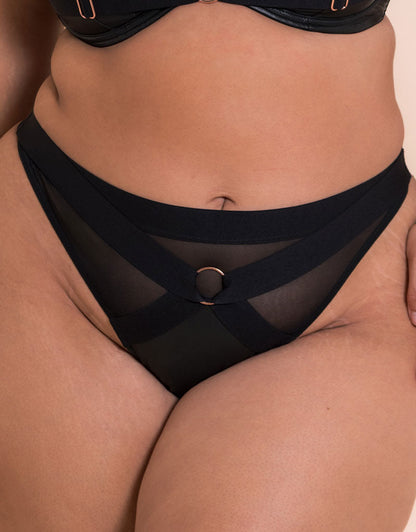 HARIX – Harness Thong in Zwart - LivingCurves Lingerie Bottom S